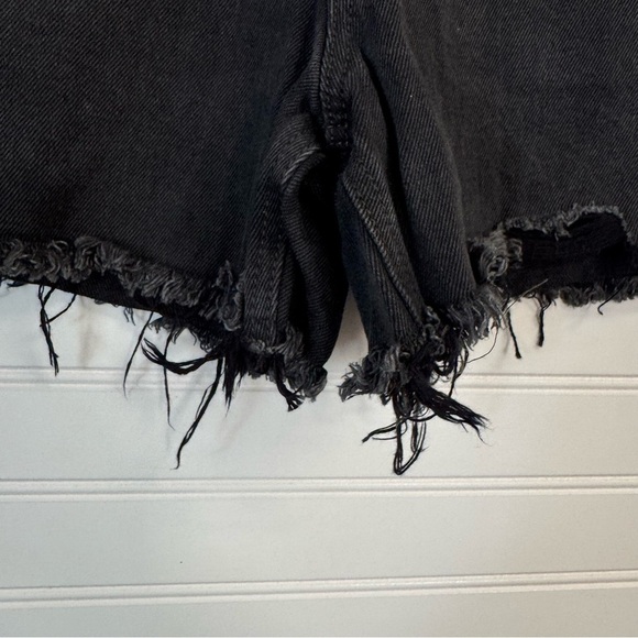 Free People Makai Cuf Off Frayed Hem Shorts OB1268908 Size 27 Black - Picture 4 of 8